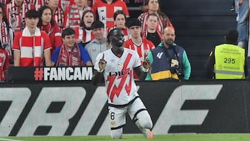 Pathé Ciss, durante el partido contra el Atlético.