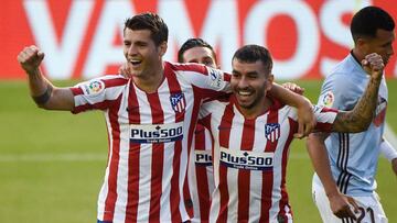 Morata celebra con Correa, que le había dado el pase, el 0-1 en el Celta-Atlético.