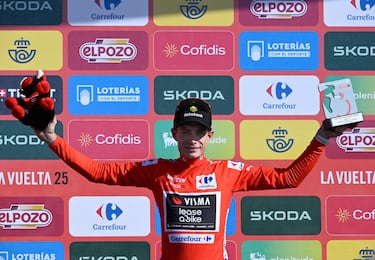 Jonas Vingegaard sigue líder.