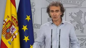 MADRID, 22/05/2020.- Captura de la señal institucional del Palacio de la Moncloa del director del Centro de Alertas y Emergencias Sanitarias del Ministerio de Sanidad, Fernando Simón, durante la rueda de prensa ofrecida este viernes en el Palacio de la Moncloa, en Madrid. EFE/Moncloa SOLO USO EDITORIAL/PROHIBIDA SU VENTA