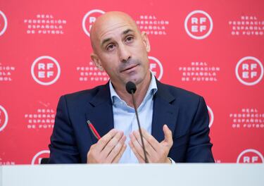 La justicia ordena a Luis Rubiales doblar la manutención de cada una de sus tres hijas