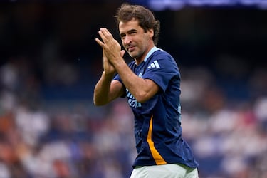 Raúl González Blanco durante el calentamiento del Corazon Classic Match 2025.