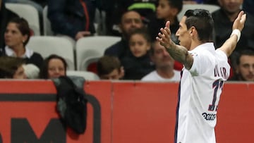 Angel Di Maria celebra uno de sus goles.