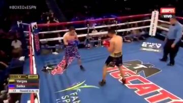 Un boxeador salta al ring provocando con el muro de Trump y se lleva una paliza