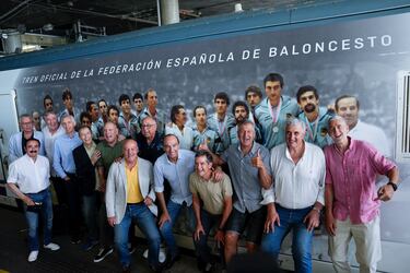 (De izq. a der.) Rodríguez, Binaburo, Arcega, Beirán, Llorente, Maragall, Corbalán, De la Cruz, Epi, Solozábal, Jiménez, Romay e Iturriaga.