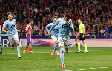 El jugador del Celta, Iago Aspas, celebra el 0-1 de penalti al Atlético de Madrid 