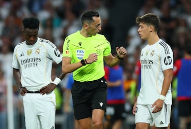 Los arbitrajes encienden al Real Madrid: “Ha acabado 2-1... en Matrix”