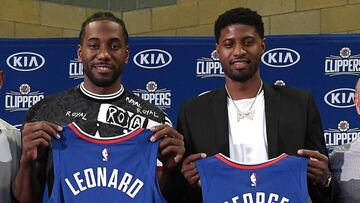 George posa junto a Kawhi con la camiseta de los Clippers