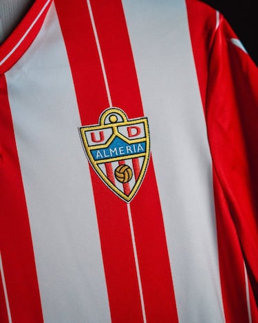 El Almería revela su nueva piel para la temporada 2025/26