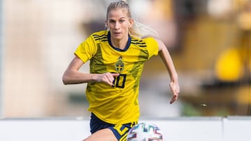 Jakobsson jugó 90 minutos y anotó un gol con Suecia.