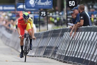 Castroviejo conquista el oro europeo en la contrarreloj