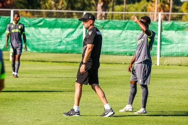 El Ceuta arranca con derrota su pretemporada en Jerez