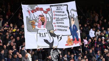 Investigan al Palace por una pancarta contra el fondo saudí del Newcastle