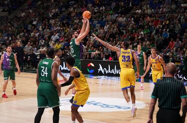 El Unicaja gana sin sobresaltos al Peristeri del mito Spanoulis