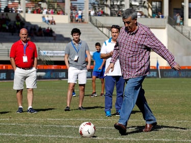 En 2014, en una tanda de penaltis del torneo alevín en Arona.