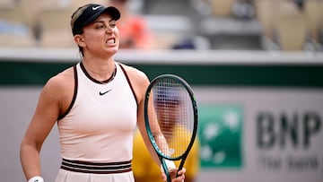 Spain's Paula Badosa reacts during her women's singles match against Romania's Elena-Gabriela Ruse on day 5 of the French Open tennis tournament on Court Simonne-Mathieu at the Roland-Garros Complex in Paris on May 29, 2025. (Photo by JULIEN DE ROSA / AFP)