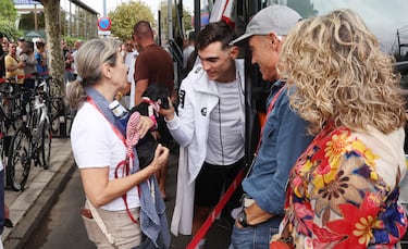 Ayuso: “Me gusta hablar en la carretera y con las piernas”