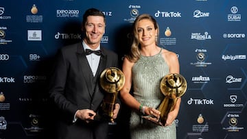 Lewandowski y Alexia Putellas con sus premios en los Globe Soccer Awards.