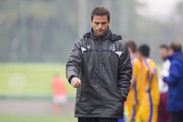  19, 37, 46 y 55 partidos oficiales respectivamente. Esa fue la evolución de un canterano que se ganó a la afición de Mestalla, y posteriormente a los dirigentes del Inter de Milán, por su carácter aguerrido. El chaval de La Torre, pedanía de Valencia, fue el único valenciano que jugó de titular (Juanfran también lo hizo, aunque de suplente) en la final de Sevilla contra el Atlético de Madrid. Farinós, con título de entrenador, ejerce de ojeador de la agencia Toldrá Consulting