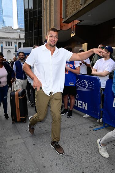 Rob Gronkowski, exjugador profesional de fútbol americano, llegando al Madison Square Garden para presenciar el cuarto partido de la eliminatoria de Playoffs entre los Boston Celtics y los New York Knicks.