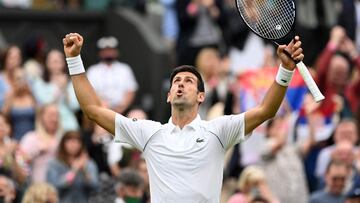 Djokovic se exhibe tras perder el primer set en su estreno
