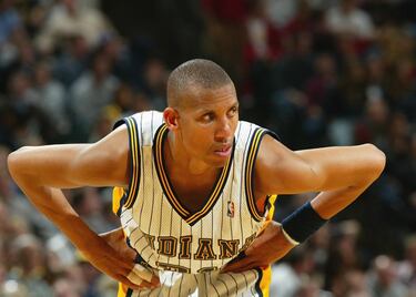 <b>- Años en la NBA:</b> 1987-2005 <br> <b>- Equipos:</b> Indiana Pacers <b>- Medias de su carrera:</b> 18,2 puntos, 3 rebotes, 3 asistencias. <br> <b>- Mejor temporada:</b> (1989-90) 24,6 puntos, 3,6 rebotes, 3,8 asistencias. <br> <b>- Méritos:</b> 5 veces all star. <br> <br> Uno de los jugadores más carismáticos de los 90, fueron legendarias las batallas de sus Pacers con los Knicks. En 2000 llegó a las Finales, pero no pudo con los Lakers de Kobe Bryant y Shaquille O'Neal. Competitivo, duro y con sangre fría en los momentos calientes, su tiro nada ortodoxo acabó siendo su gran distintivo como jugador. 