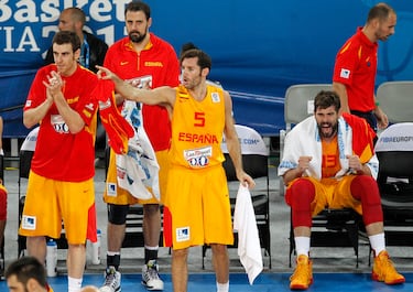 Sin Pau Gasol ni Navarro en este Eurobasket de Eslovenia, el resto debía subir su aportación ofensiva y Rudy lo hizo con 12 puntos por partido. Repetir un tercer oro con semejantes ausencias parecía una proeza inalcanzable, pero España estuvo muy cerca de tumbar a Francia, campeón a la postre, en una semifinal que se resolvió en la prórroga con 17 tantos del alero. En el duelo por el bronce, Croacia no fue rival.