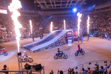 Dany Torres, Pat Bowden (Australia), David Rinaldo (Francia), José Mincha, Clinton Moore y Maikel Melero saltaron al ruedo uno a uno para ofrecer un vbrante espectáculo en la vuelta de freestyle en Madrid.