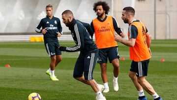 Benzema, Marcelo, Carvajal y Mariano entrenando este jueves.