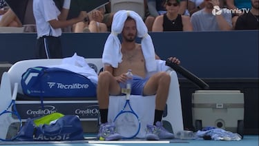 Susto en Cincinnati: Rinderknech se retira tras sufrir un desmayo