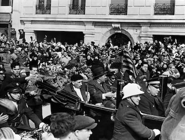 El 2 de marzo de 1936, tras la amnistía, el presidente Lluis Companys y miembros del gobierno de la Generalitat de Catalunya, encarcelados durante la última revuelta, regresaron a Barcelona para hacerse cargo de la gobernanza y la restauración de la Generalitat de Catalunya.
