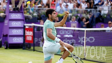 Alcaraz gana a Rinderknech en un curso intensivo hacia Wimbledon