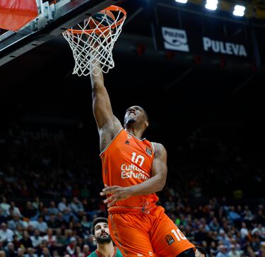 Inglis: “Con Tavares bromeo: ‘Soy mejor que tú'”