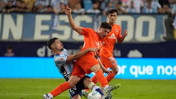 Partido de la Real Sociedad B ante el Málaga en La Rosaleda.