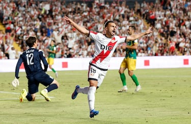 4-0. Álvaro García celebra el cuarto tanto, segundo en su cuenta particular.