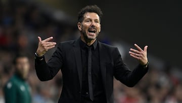Atletico Madrid's Argentinian coach Diego Simeone gestures during the UEFA Champions League 1st round day 2 group E football match between Club Atletico de Madrid and Feyenoord at the Wanda Metropolitano stadium in Madrid on October 4, 2023. (Photo by JAVIER SORIANO / AFP)