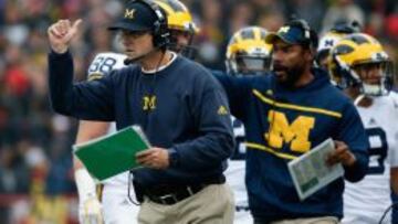 Jim Harbaugh en la banda de los Michigan Wolverines.