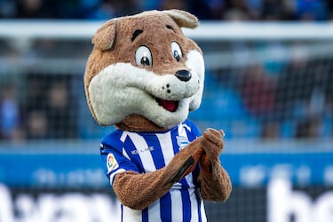 Su nombre proviene del euskera, 'baba' significa haba, y 'zorro' es saco. Se optó porque sea un zorro por el hecho de que el animal posee las características que debe tener un buen futbolista, ágil, rápido y astuto.