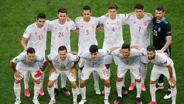 (Back L-R) Spain's midfielder Ferran Torres, Spain's defender Aymeric Laporte, Spain's midfielder Sergio Busquets, Spain's defender Pau Torres, Spain's forward Alvaro Morata, Spain's goalkeeper Unai Simon, (L-R) Spain's