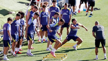 30/07/25 ENTRENAMIENTO ATLETICO DE MADRID GIULIANO SIMEONE MARC PUBILL GRUPO