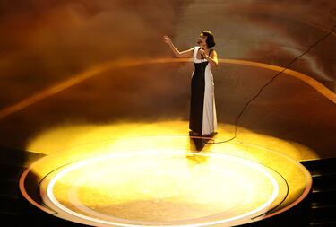 Actuación de Raye en la gala de los Oscars.