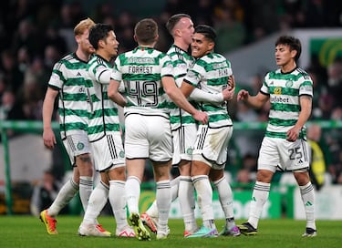 El equipo de Glasgow, uno de los grandes clubes de Escocia, cotiza en la bolsa de valores de Londres, Inglaterra, siendo el único de su país en hacerlo. Cualquier aficionado puede hacerse con acciones del equipo verdiblanco. 