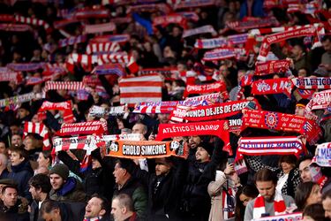 Aficionados del Atlético de Madrid en el estadio Cívitas Metropolitano.