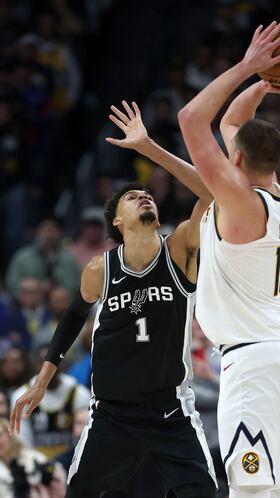 Jokic se burla de Wembanyama por leer un libro antes del All-Star Game de la NBA, ¡qué reacción!