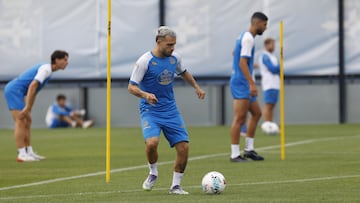 David Mella, citado con la Sub-20, será baja ante el Sporting la siguiente jornada.