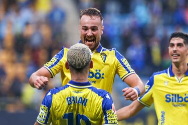 El Málaga hurga en la herida del Cádiz