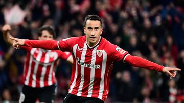 Athletic Bilbao's Spanish forward #07 Alex Berenguer celebrates scoring his team's fourth goal during the Spanish league football match between Athletic Club Bilbao and RC Celta de Vigo at the San Mames stadium in Bilbao on November 10, 2023. (Photo by ANDER GILLENEA / AFP)