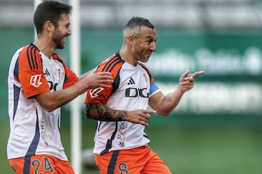 Fran Escribá y la sombra alargada de la ausencia de Santi Cazorla