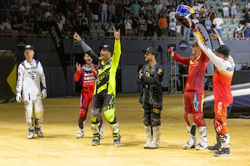 Dany Torres, Pat Bowden (Australia), David Rinaldo (Francia), José Mincha, Clinton Moore y Maikel Melero saltaron al ruedo uno a uno para ofrecer un vbrante espectáculo en la vuelta de freestyle en Madrid.