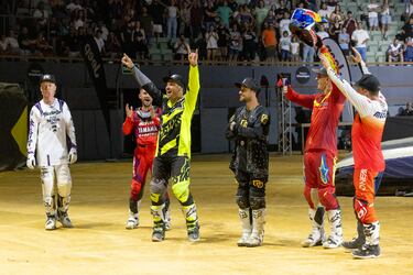 Dany Torres, Pat Bowden (Australia), David Rinaldo (Francia), José Mincha, Clinton Moore y Maikel Melero saltaron al ruedo uno a uno para ofrecer un vbrante espectáculo en la vuelta de freestyle en Madrid.